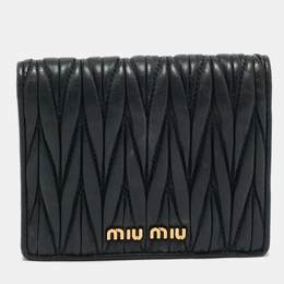 Miu Miu: Обложка 