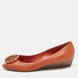 Tory Burch: Оранжевые туфли 