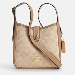 Coach: Светлая сумка через плечо 