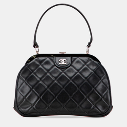 Chanel: Чёрная сумка на руку 