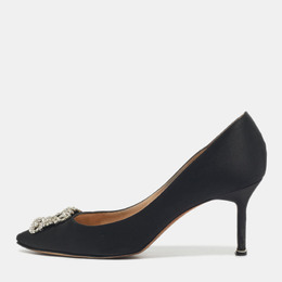 Manolo Blahnik: Чёрные туфли  Hangisi