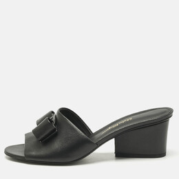Salvatore Ferragamo: Чёрные сандалии 