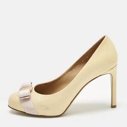 Salvatore Ferragamo: Жовті туфлі  Vara Bow