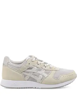 ASICS: Кроссовки 