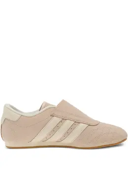 adidas: Светлые кроссовки 