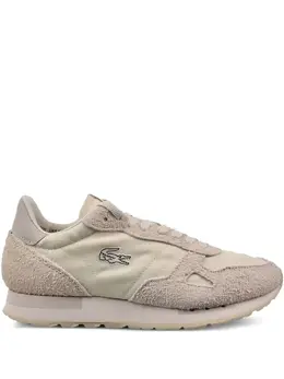 Lacoste: Белые кроссовки 