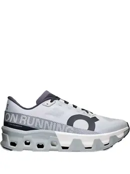 On Running: Светлые кроссовки 