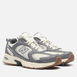 New Balance: Серые кроссовки 