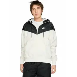NIKE: Куртка  Windrunner с капюшоном