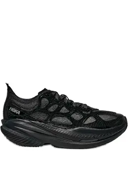 HOKA: Чёрные кроссовки 