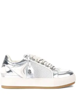 Kurt Geiger London: Серебристые кроссовки 