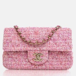 Chanel: Розовая сумка 
