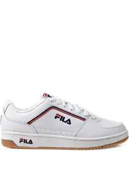 Fila: Белые кроссовки 