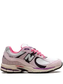 New Balance: Светлые кроссовки  2002R
