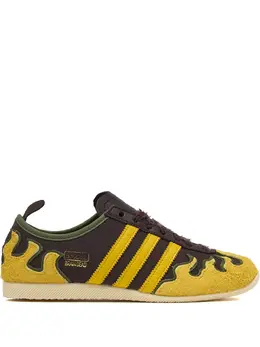 adidas: Коричневые кроссовки  X