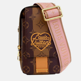 Louis Vuitton: Косметичка 