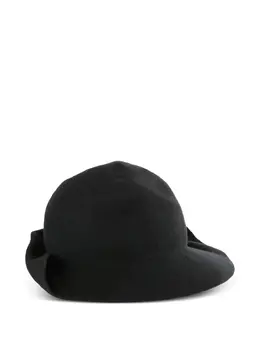 Yohji Yamamoto: Чёрная шляпа 