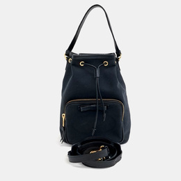 Prada: Чёрная сумка через плечо 