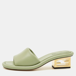 Fendi: Зелёные сандалии  Baguette
