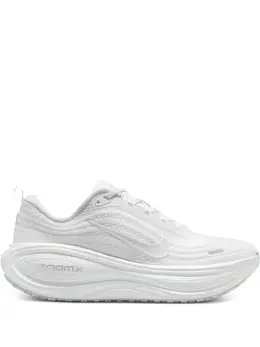 Nike: Белые кроссовки  Plus