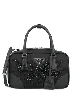 Prada: Чёрная сумка 