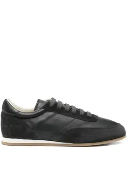 Common Projects: Чёрные кроссовки 
