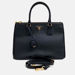 Prada: Чёрная сумка-шоппер 