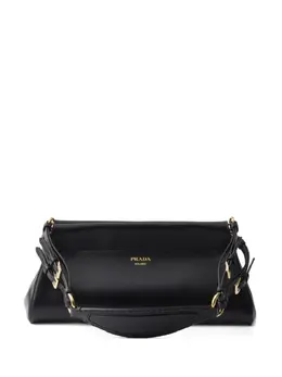 Prada: Чёрная сумка 
