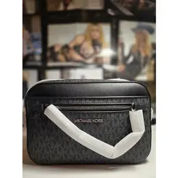 MICHAEL KORS: Чёрная сумка  Jet Set