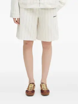adidas: Белые шорты 