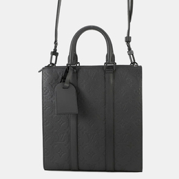 Louis Vuitton: Чёрная сумка 