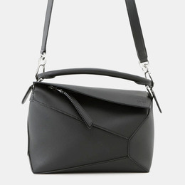 Loewe: Чорні сумки  Puzzle