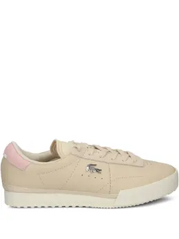 Lacoste: Белые кроссовки 