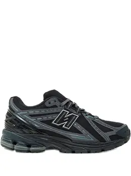 New Balance: Чёрные кроссовки 