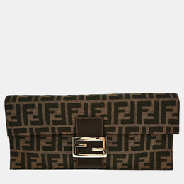 Fendi: Коричневі клатчі  Zucca