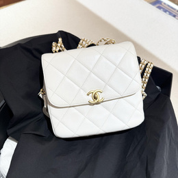 Chanel: Белый рюкзак 