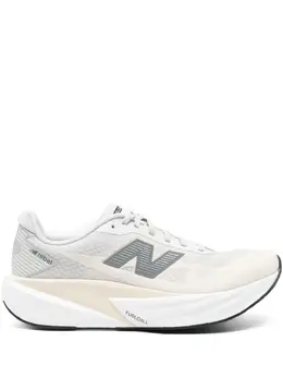 New Balance: Светлые кроссовки  FuelCell