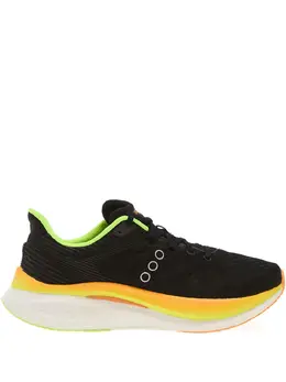 Saucony: Чёрные кроссовки  Endorphin Speed