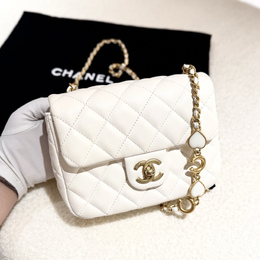 Chanel: Белая сумка 