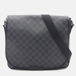 Louis Vuitton: Чорні сумки через плече 