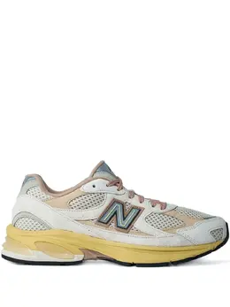 New Balance: Бежевые кроссовки 