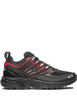 Salomon: Чёрные кроссовки 