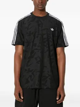 adidas: Футболка в полоску 