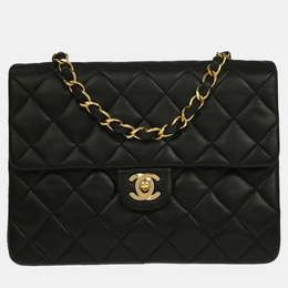 Chanel: Чёрная сумка 