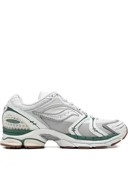 Saucony: Кроссовки 