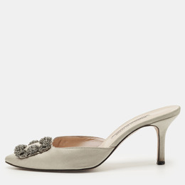 Manolo Blahnik: Сабо  Hangisi