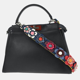 Fendi: Чорні сумки  Peekaboo