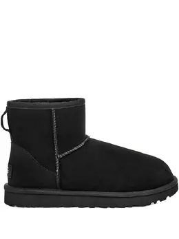 UGG: Чёрные ботинки  Classic Mini II