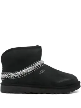 UGG: Чёрные ботинки  Classic Mini