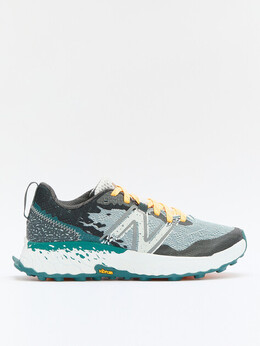 New Balance: Серые кроссовки 